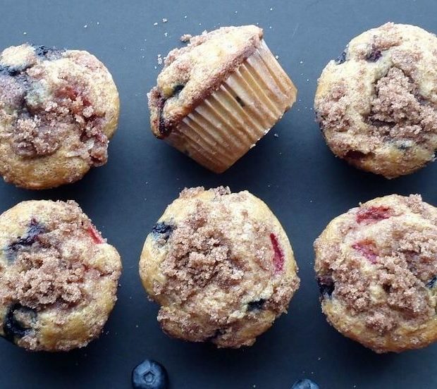 cinnamon-topped-blueberry-muffins-recipe