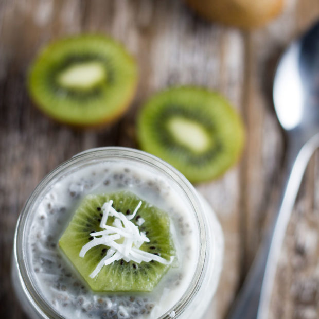 coconut-and-kiwi-fruit-chia-pudding-recipe