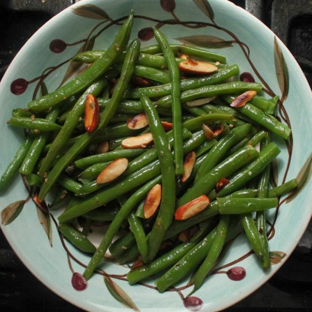 green-bean-salad-roasted-almonds-and-goats-cheese-recipe