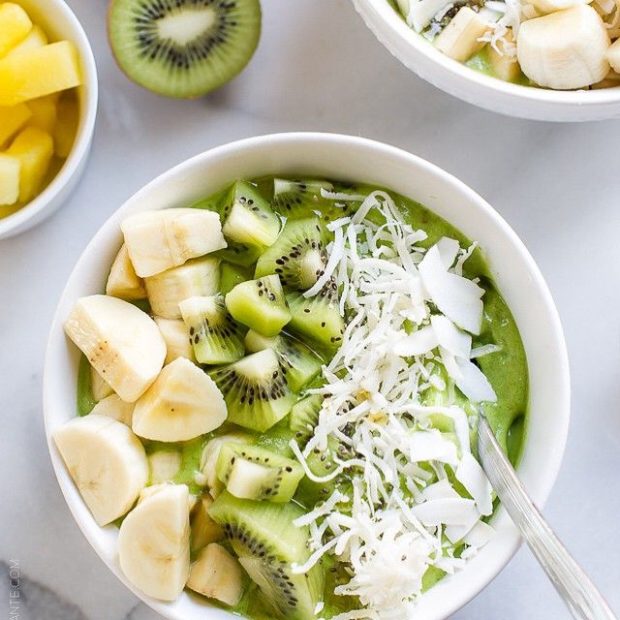 kiwi-smoothie-bowl-recipe